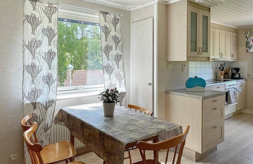 Vastra Gotaland Casa | 6 person holiday home in VAREKIL