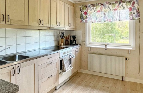 Vastra Gotaland Casa | 6 person holiday home in VAREKIL