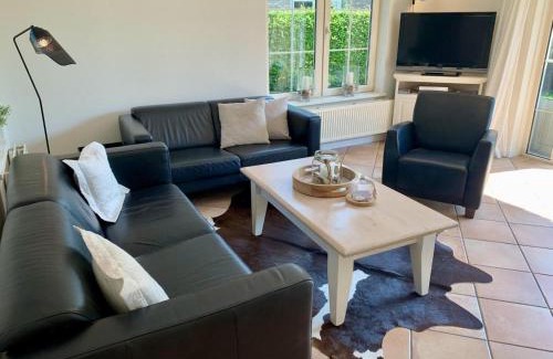 Sint Maartensvlotbrug Casa | 6-person holiday home with garden