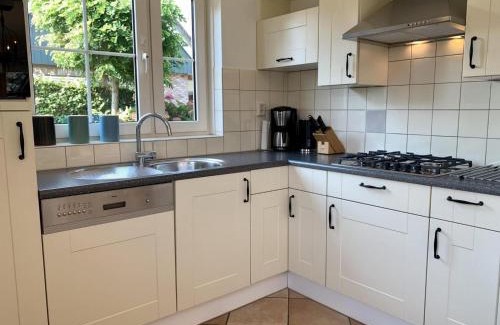 Sint Maartensvlotbrug Casa | 6-person holiday home with garden