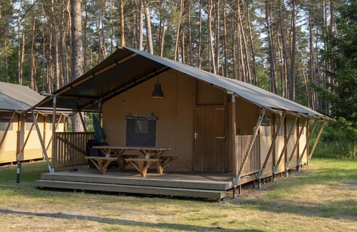 Eerbeek Alquiler De RV | 6-person safari tent in the holiday park Landal Coldenhove