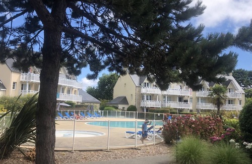 Fouesnant Apartamento | 6-person seaview apartment with garden and private heated pool