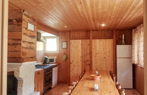 Monetier-les-Bains Chalet De Esquí | Chalet de 6 piezas con chimenea y parking privado cerca de Monêtier-les-Bains