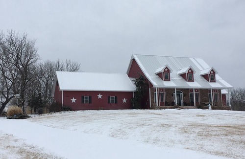 Edwardsville Casa | Vida rural de 6 estrellas por Legends, Speedway, NE Furniture Mart, 15 Min Downtwn KC