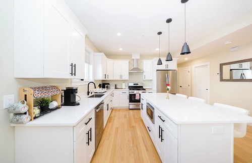 West Codman Hill - West Lower Mills Apartamento | 60-2 3BR Boston - Modern Apt near Franklin Park