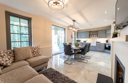 Enniskillen Casa | 60 Lough Erne Golf Village · Escape Ordinary at Lough Erne!