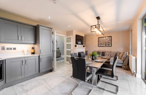 Enniskillen Casa | 60 Lough Erne Golf Village · Escape Ordinary at Lough Erne!