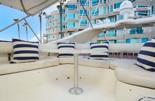 Marina del Rey Alquiler De Eote | 60' NEPTUNUS / DOUBLE DOWNSoothing yacht in Los Angeles