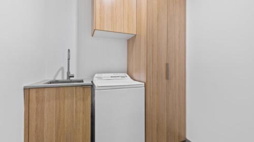 Greenwich Casa | 60 Yamba Street Hawks Nest