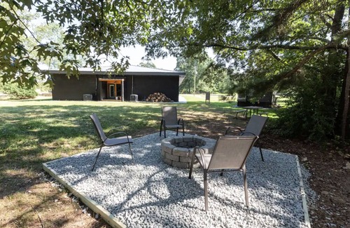 Campobello Casa | 6000sqft Historical Schoolhouse Home with Indoor Pickleball Sleeps 11