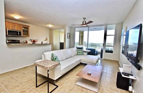 Sardinera Apartamento | 608 Ocean & Marina Views 3 Bedroom 2 Bathroom Luxury Condo