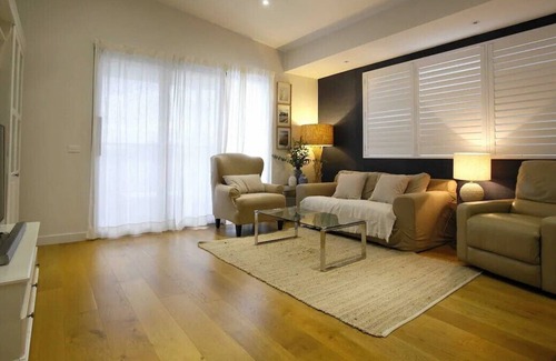 Chelsea Casa | 60M to the beach 2-bedroom house with Ocean view