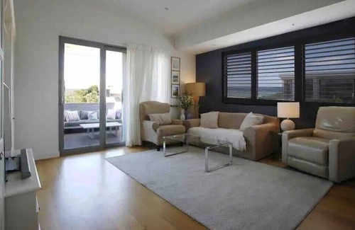 Chelsea Casa | 60M to the beach 2-bedroom house with Ocean view