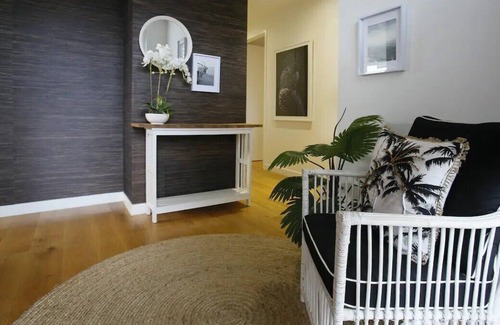Chelsea Casa | 60M to the beach 2-bedroom house with Ocean view