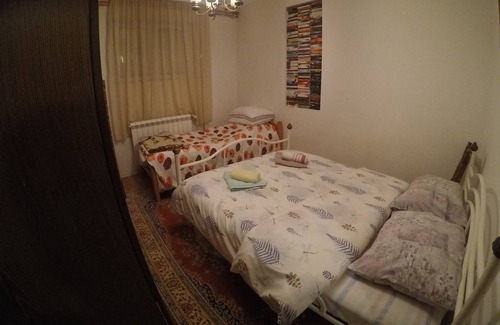 Zemun Casa | 60Sq tranquilo, neer centro, patio, Wi-Fi gratis, Aparcamiento gratuito x2