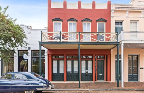 Natchez Condominio | 610 Franklin: Upstairs | 1/1 - Sleeps 4 | Walk to Downtown
