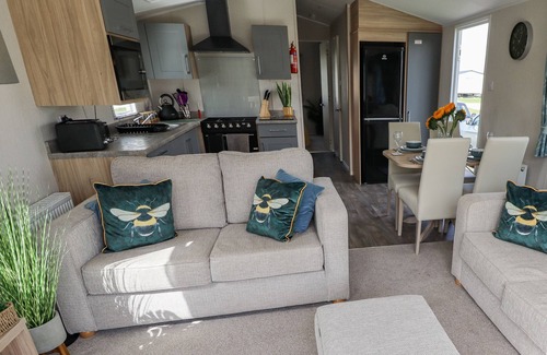 Mablethorpe Cabaña | 62 PINEWOOD, pet friendly, with a garden in Mablethorpe