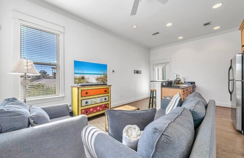 Treetop Condominio | 62 | Quaint Carriage House in Seacrest Beach on 30A!
