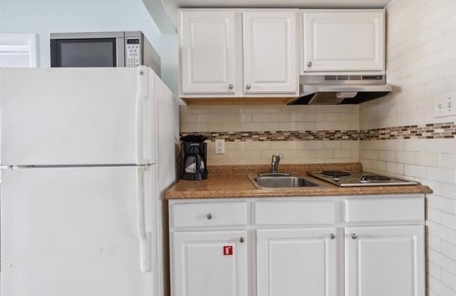 Wildwood Crest Condominio | 6201 Ocean Ave, Unit 201 - The Nassau Inn