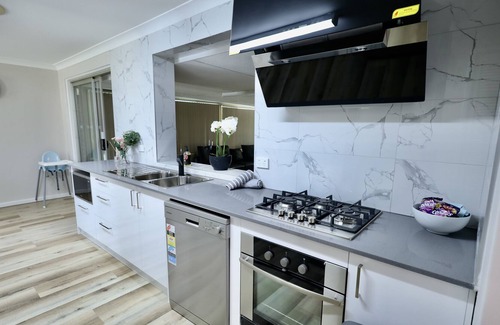 Noranda Casa | 63 Family Home in Noranda sleeps 8