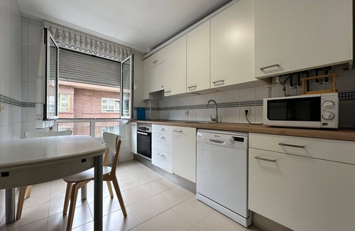 La Corredoria y Ventanielles Apartamento | 632A Bonito apartamento en Oviedo