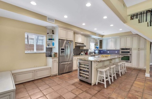 Brickell Casa | 64 · Villa familiar en el corazón de Brickell, a 15 minutos de SoBe! Cambiar listado Vista previa de listado