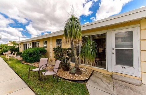 Siesta Key Villa | 64 Premium - Charming Escape - Discover Your One-Bedroom Villa on Siesta Key