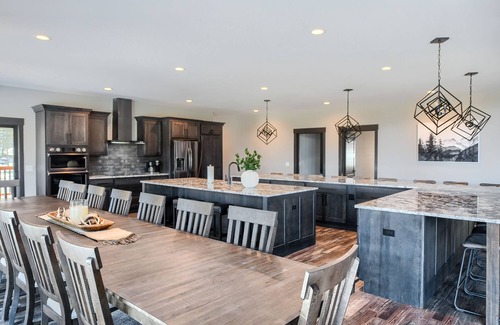 Lead Cabina | 6400+ Sq. Ft. Beautiful New Lodge in Powder House Pass w/ Comm. Pool Access!