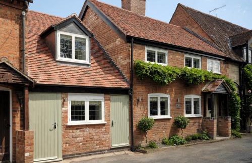 Warwick Casa | 67 Bridge End