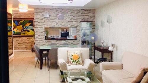 Barangay 670 Apartamento | 67 sqm. Condo Unit in Robinson Place Residences