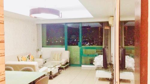 Barangay 670 Apartamento | 67 sqm. Condo Unit in Robinson Place Residences