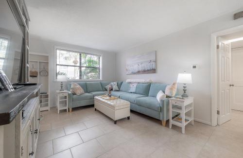 St. Pete Beach Casa | 6700 Sunset Way Unit 702