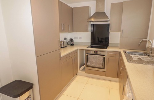 Crynant Cabaña | 69 FFORDD Y MEILLION, pet friendly, with a garden in Llanelli