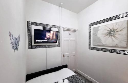 Morley Casa | *6B7R* Setup for your most relaxed & amazing stay + Free Parking + Free Fast WiFi*
