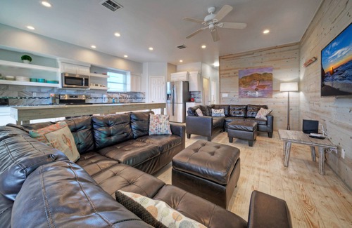 Flour Bluff Casa | 6BDR, Balcony w/ Bay View, Shared Pool + Boat Dock | Keeper Red by AvantStay