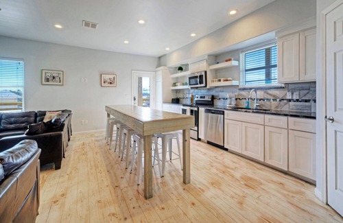 Flour Bluff Casa | 6BDR, Balcony w/ Bay View, Shared Pool + Boat Dock | Keeper Red by AvantStay