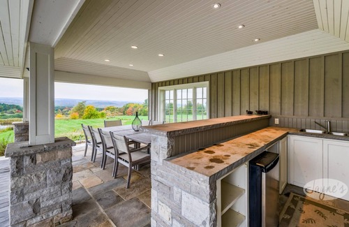 Clearview Otro | 6Bed, 4Bath estate with breathtaking views, sports court, pool area and more!