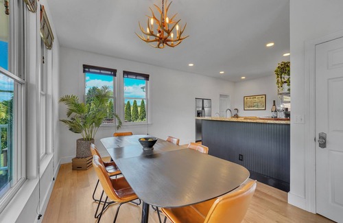 Leicester Casa | 6BR/4.5BR Retreat: Views, Pool, HotTub, Sauna & Game-room