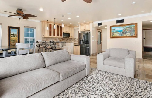 South Mission Beach Casa | MISIÓN DE 6 DORMITORIOS PLAYA CON A / C Y MUEBLES NUEVOS. DUERME 16. AGO. ¡OFERTAS!