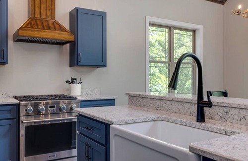 Massanutten Casa | 6BR ¦ 5 King Beds ¦ Bunk Room with 2 Bunks ¦ 8 Bathrooms ¦ Platinum Pool Pass!