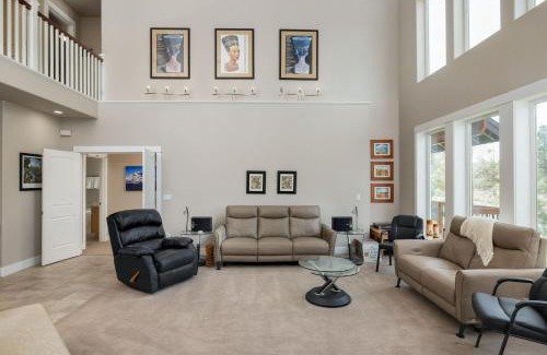Mountain View Casa | 6BR - 6 King Beds - EV - 10min Downtown