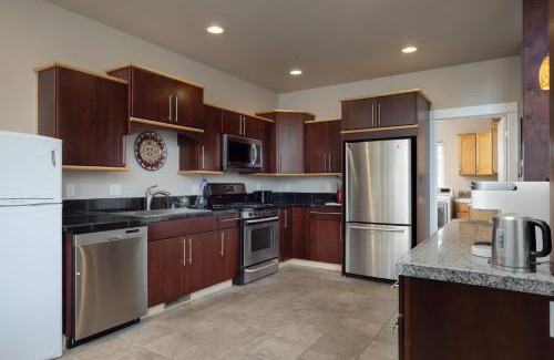 Mountain View Casa | 6BR - 6 King Beds - EV - 10min Downtown