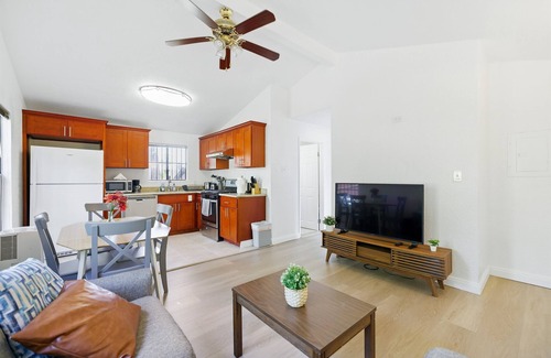 Oakland Casa | 6BR Home Near Downtown Oakland & BART