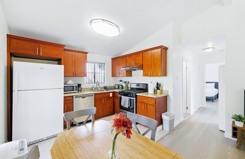 Oakland Casa | 6BR Home Near Downtown Oakland & BART