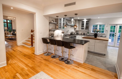 Northeast Miami Villa | 6BR King Bed, Pool with Huge Yard