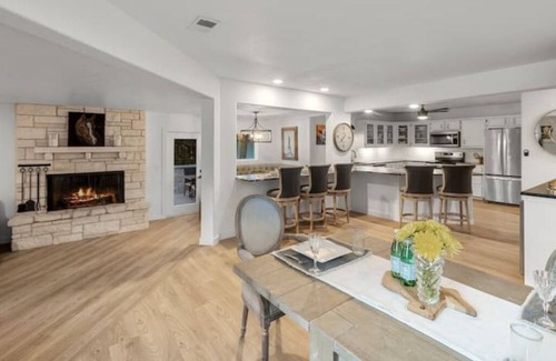 Marble Falls Casa | 6BR Luxury Retreat on Lake LBJ