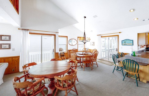 Ocean Sands Casa | 6BR Oceanfront | Pool | Hot Tub | Balcony