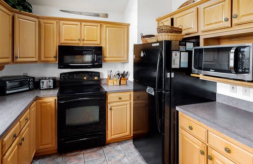 Ocean Sands Casa | 6BR Oceanfront | Pool | Hot Tub | Balcony