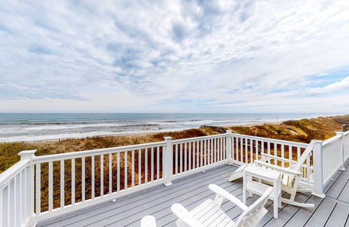 Ocean Sands Casa | 6BR Oceanfront | Pool | Hot Tub | Balcony