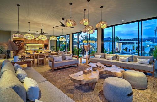 Singakerta Villa | 6BR Villa Manoe Pais Luxury in the Ricefield